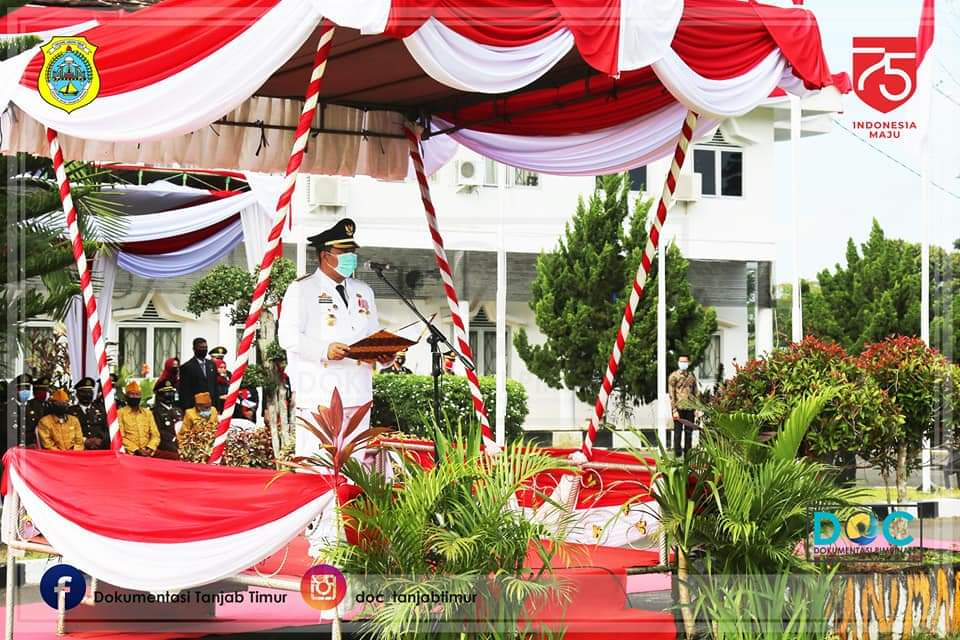 Bupati Tanjung Jabung Timur Romi Hariyanto sebagai inspektur upacara 