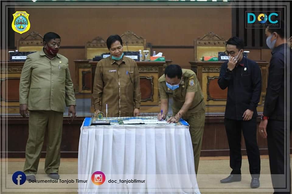 Penandatangan Penandatanganan Nota Kesepakatan KUPA dan PPAS Perubahan tahun anggaran 2020 oleh Sekretaris Daerah Kabupaten Tanjung Jabung Timur, Sapril