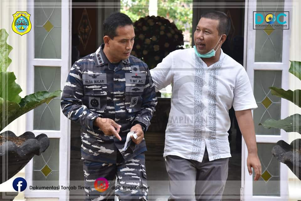  Bupati Tanjung Jabung Timur Romi Hariyanto bersama Danlanal Palembang Kolonel Laut (P) Filda Malari, CTMP