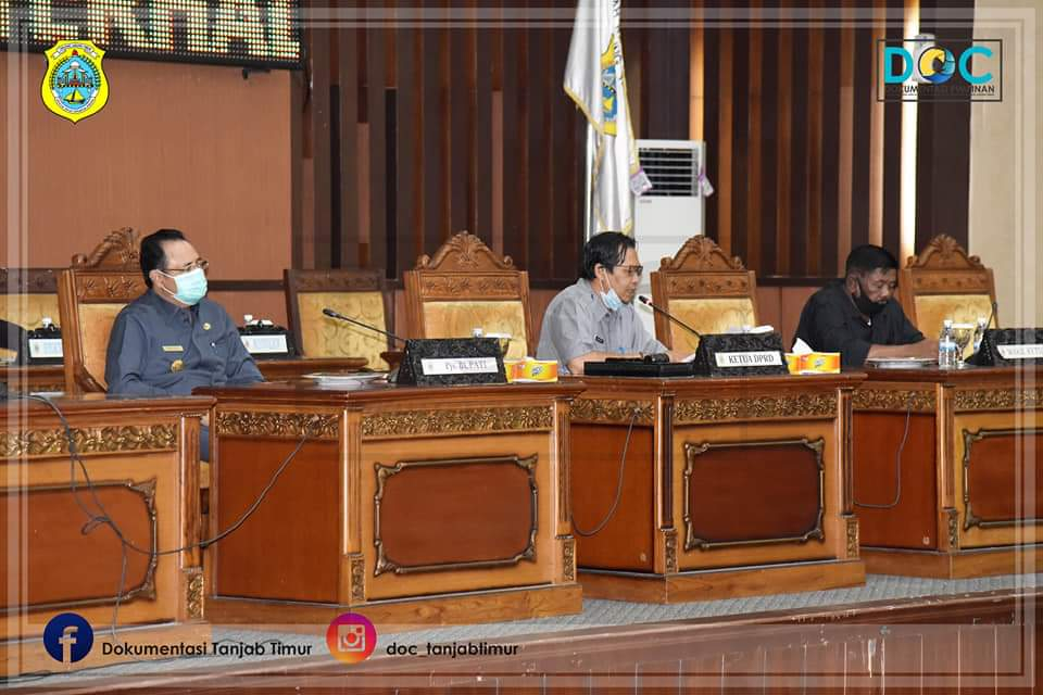 Bupati Tanjung Jabung Timur Varial Adhi Putra, menghadiri rapat paripurna penyampaian pandangan umum fraksi terhadap nota pengantar Rancangan Kebijkan Umum APBD (KUA) dan Rancangan Prioritas dan Palfon Anggaran Sementara (PPAS) APBD Kabupaten Tanjung Jabung Timur Tahun Anggaran 202
