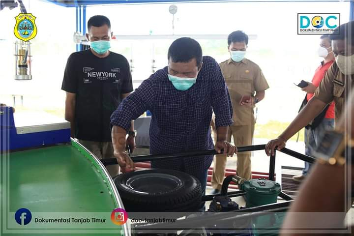 Bupati Tanjung Jabung Timur Romi Hariyanto meninjau Stasiun Pengisian dan Pengangkutan Bulk Elpiji (SP(P)BE) PT. Sinergi Tiga Mitra Kerja yang terletak di Desa Sungai Toman