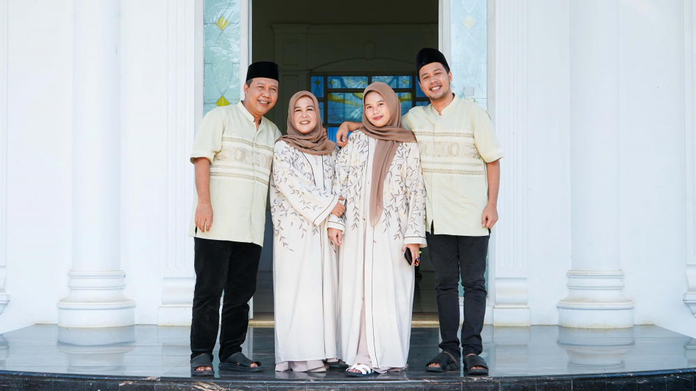 Keluarga Romi Hariyanto