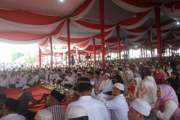 Puluhan ribu masyarakat dari dalam maupun luar Tanjung Jabung Timur hadiri safari dakwah Ustad Abdul Somad